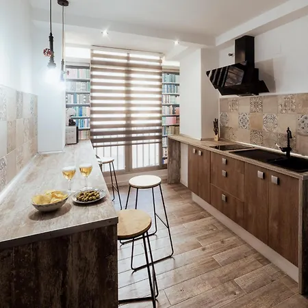 Moonkey - Apto. L'aigueera B Apartmán